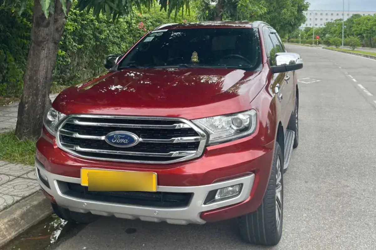 Đội xe đang phục vụ: Ford Everest