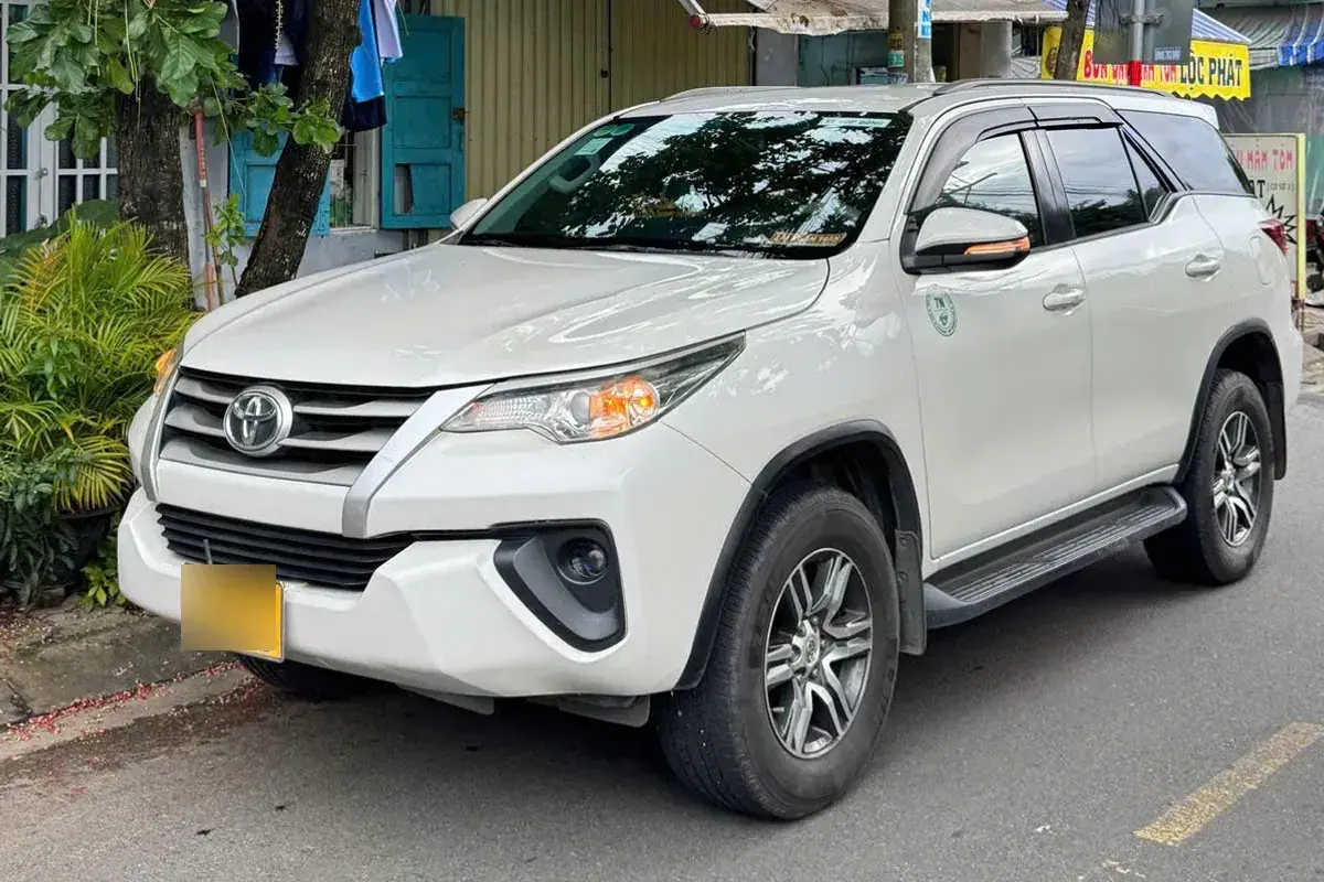 Đội xe đang phục vụ: Toyota Fortuner