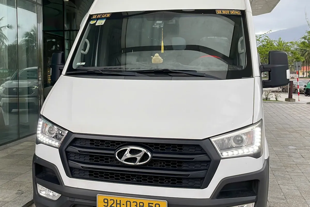 Đội xe đang phục vụ: Hyundai Solati